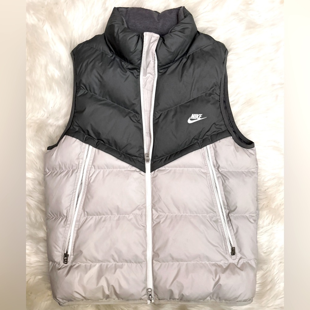 🔥NEW Nike Storm-FIT Primaloft Full-Zip Puffer Grey Vest NWT Men’s Size. MED.